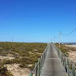 Hostel A Casa Da Arvore Faro